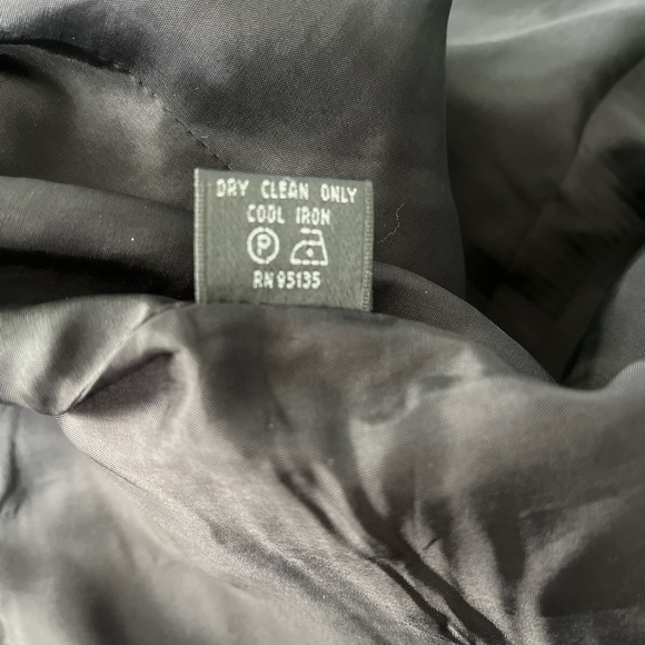 Lafayette Black Crop Blazer ❤️ - Picture 6 of 6